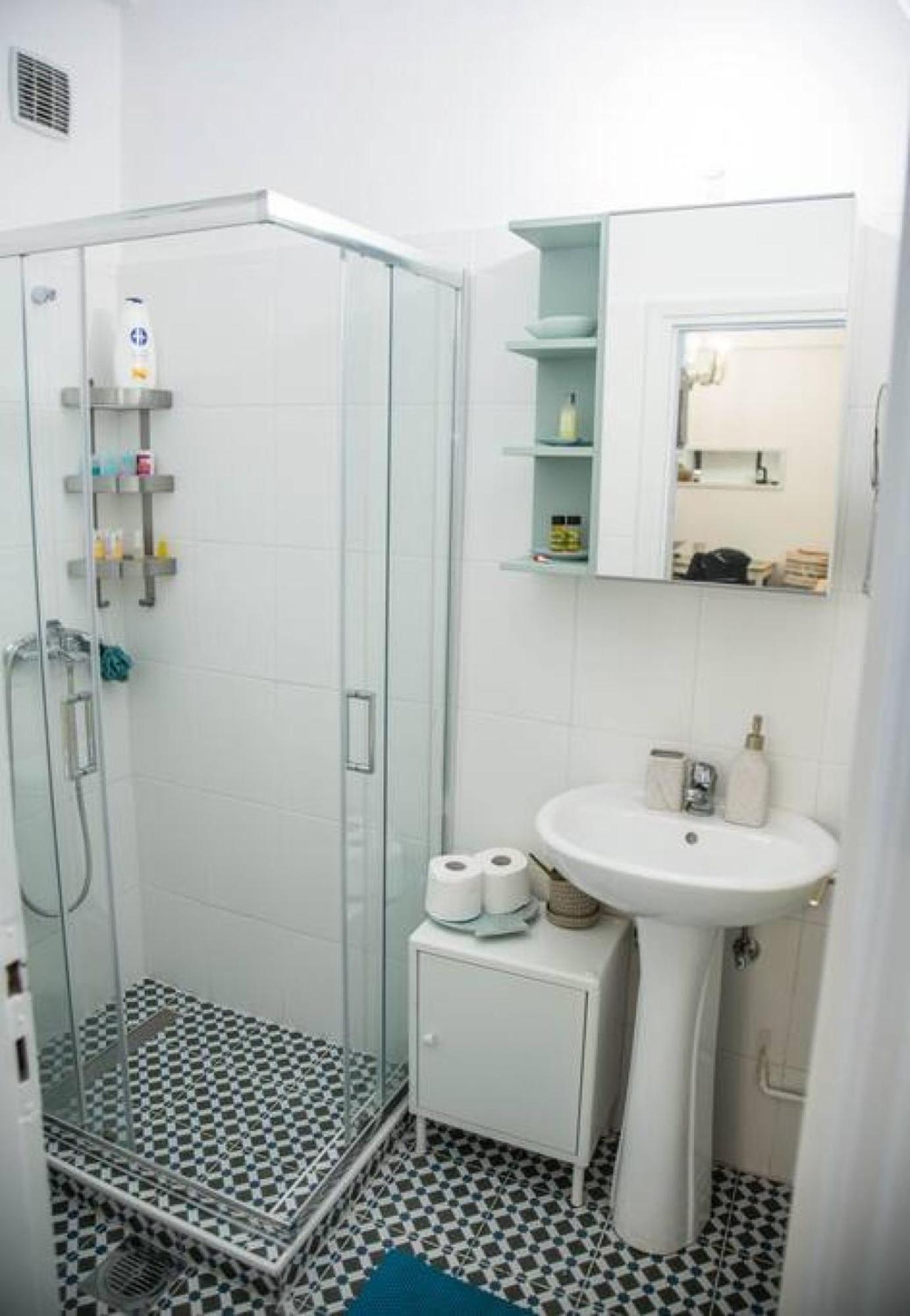 Convenient Bright Flat - 50m From Metro