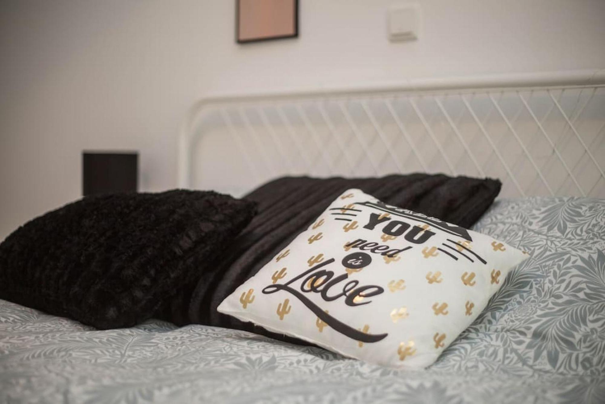 Convenient Bright Flat - 50m From Metro * Athene