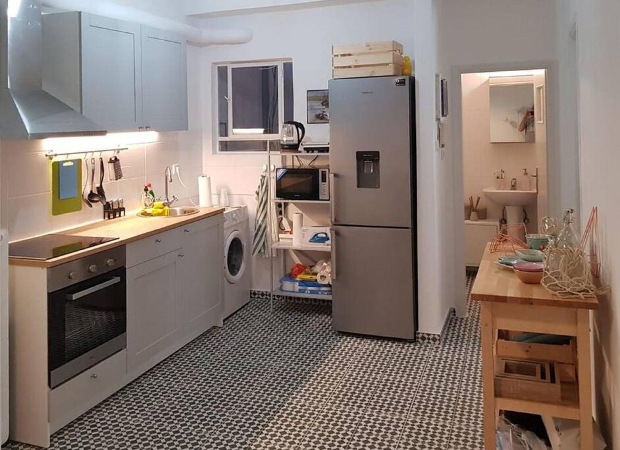 Convenient Bright Flat - 50m From Metro Athene